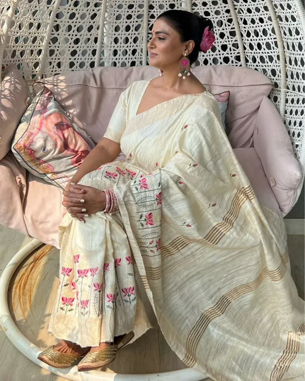 Silkmark_Certified_Pure_Tussar_Unique_Embroidered_Beige_Saree