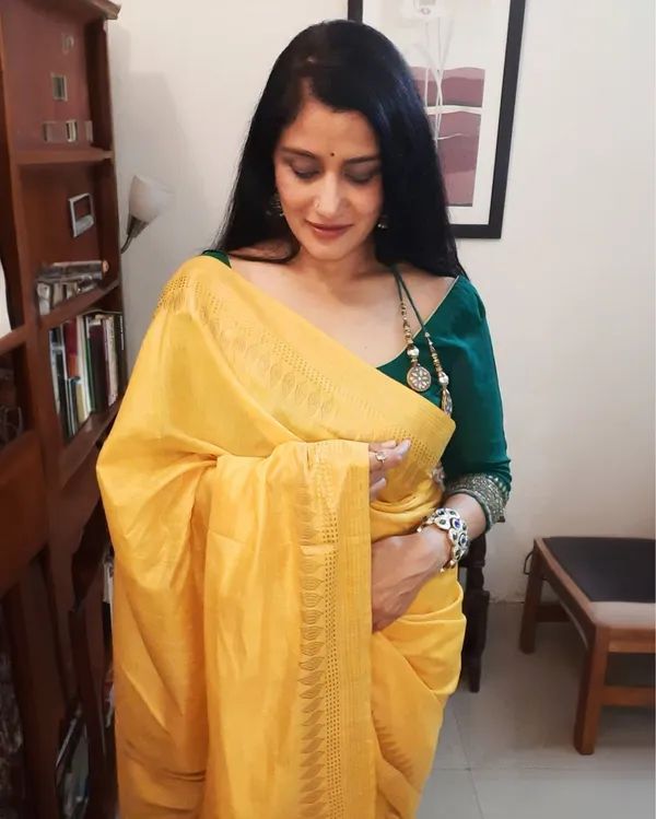 Handcrafted_Tranquil_Kota_Silk_Yellow_Jacquard_Saree