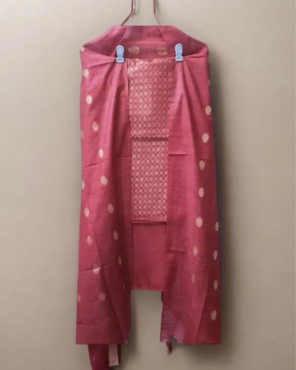 Katan_Silk_Reflective_Handcrafted_Red_Suit