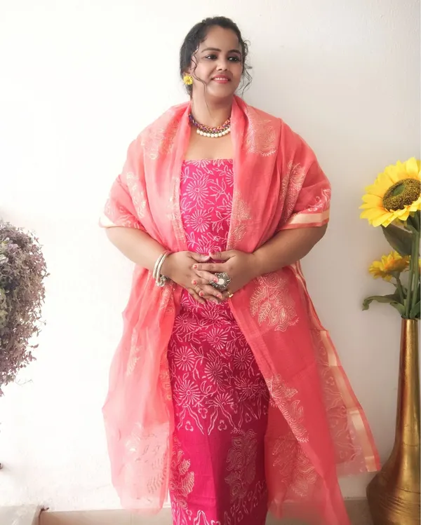 Lovable_Kota_Doria_Embroidered_Suit_Material_Red_With_Pink_Dupatta