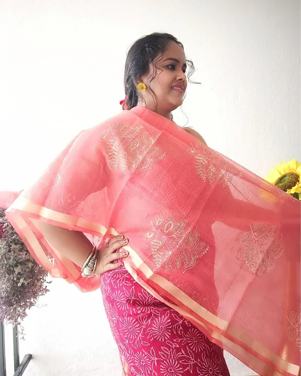 Lovable_Kota_Doria_Embroidered_Suit_Material_Red_With_Pink_Dupatta