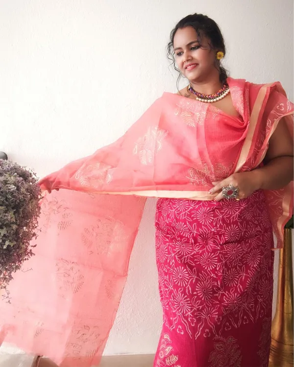 Lovable_Kota_Doria_Embroidered_Suit_Material_Red_With_Pink_Dupatta