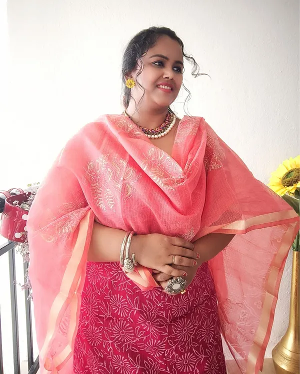 Lovable_Kota_Doria_Embroidered_Suit_Material_Red_With_Pink_Dupatta