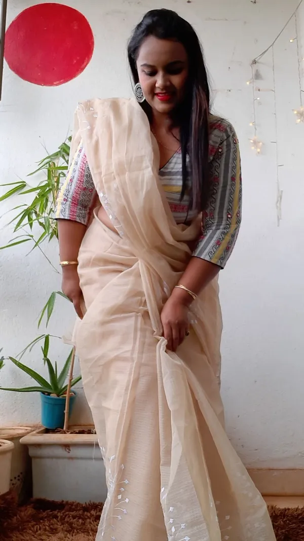 Vivid_Kota_Doria_Cotton_Bel_Embroidery_Beige_Saree_Handdyed