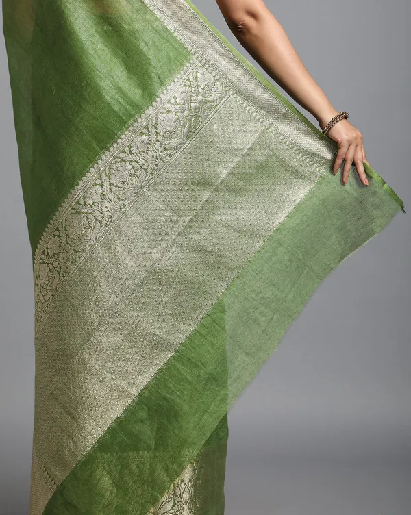 Sparkling_Banarasi_Silk_Linen_Green_Handloom_Saree