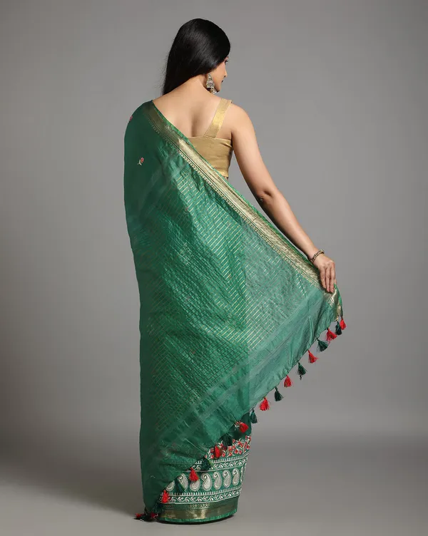 Ornamental_Silk_Linen_Embroidered_Green_Saree