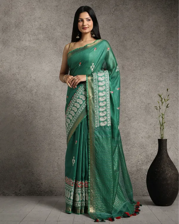 Ornamental_Silk_Linen_Embroidered_Green_Saree
