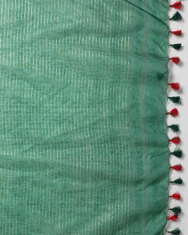 Ornamental_Silk_Linen_Embroidered_Green_Saree