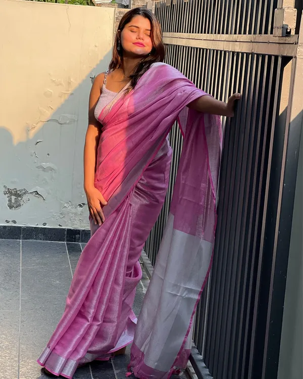 Alluring_Pure_Tissue_Linen_Pink_Handdyed_Saree