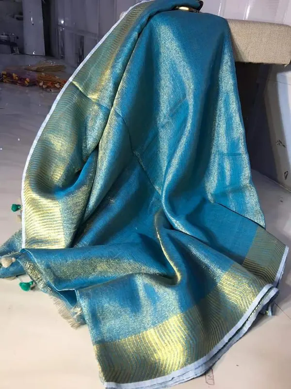 Graceful_Pure_Tissue_Linen_Blue_Handdyed_Saree