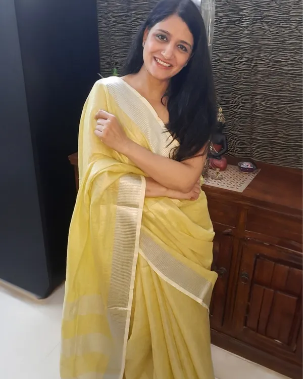 Ethereal_Pure_Tissue_Linen_Yellow_Handdyed_Saree