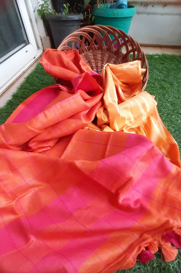 Pure_Linen_Lustrous_Red_Dupatta_&_Yellow_Ikkat_Kurti_Set