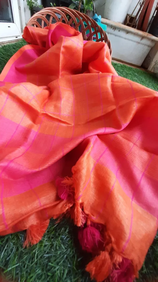 Pure_Linen_Lustrous_Red_Dupatta_&_Yellow_Ikkat_Kurti_Set