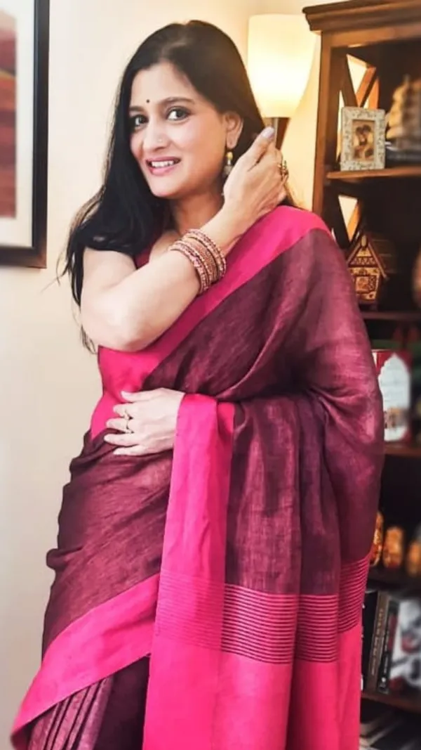Picturesque_Handwoven_Pure_Linen_Purple_Saree