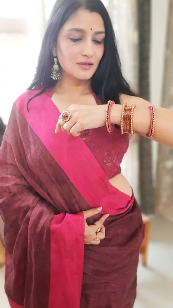 Picturesque_Handwoven_Pure_Linen_Purple_Saree