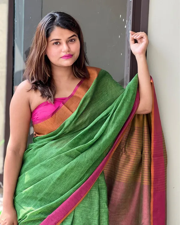 Radiant_Handwoven_Pure_Linen_Green_Saree