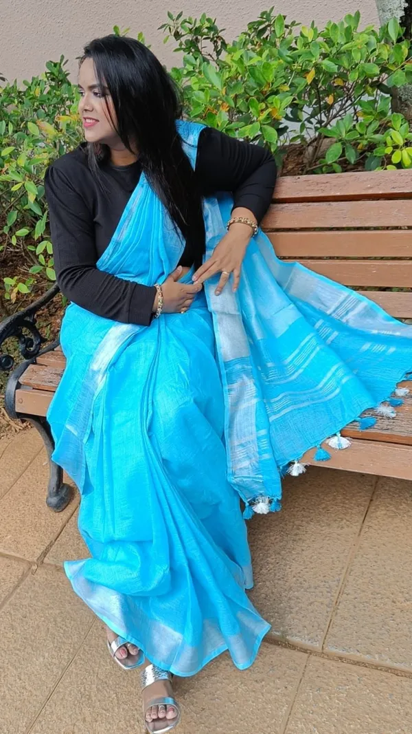 Alluring_Handwoven_Pure_Linen_Blue_Saree