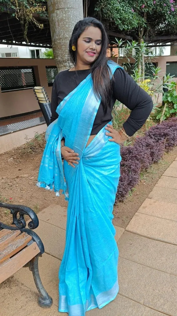 Alluring_Handwoven_Pure_Linen_Blue_Saree