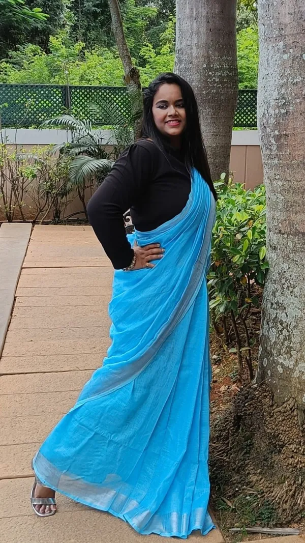 Alluring_Handwoven_Pure_Linen_Blue_Saree