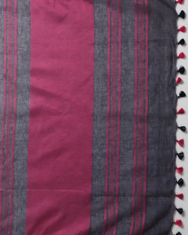 Intriguing_Handwoven_Pure_Linen_Black_Saree