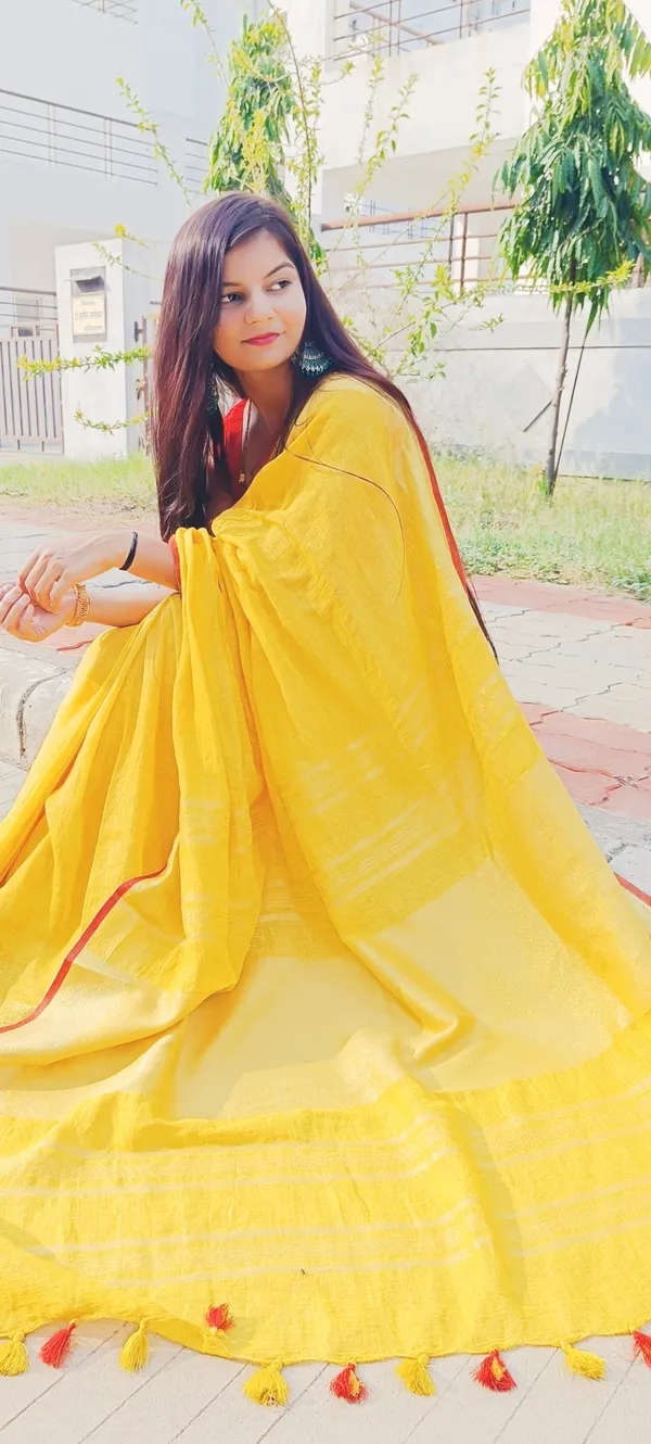 Empowering_Handwoven_Pure_Linen_Yellow_Saree