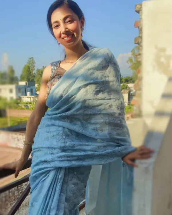 Intricate_Pure_Linen_Embroidered_Handloom_Blue_Saree