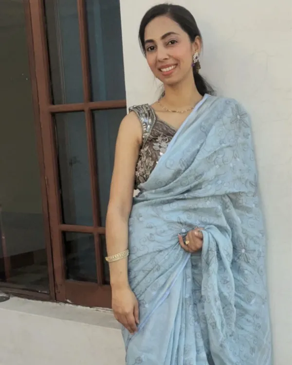 Intricate_Pure_Linen_Embroidered_Handloom_Blue_Saree