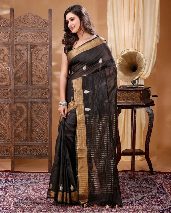Vivid_Silk_Linen_Black_Saree_Buta