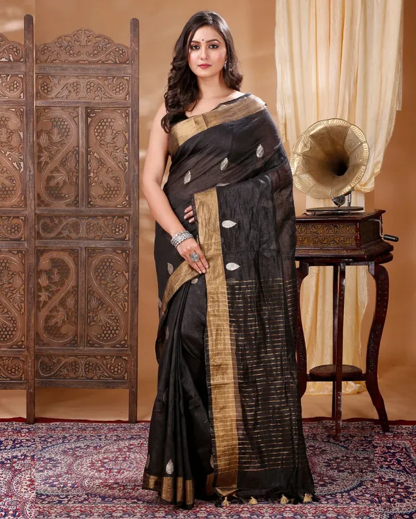 Vivid_Silk_Linen_Black_Saree_Buta