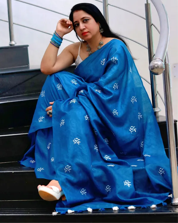 Silkmark_Pure_Tussar_Vivid_Embroidered_Blue_Saree