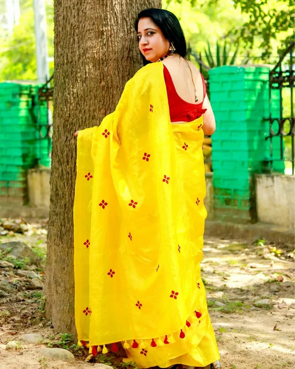 Silkmark_Pure_Tussar_Lively_Embroidered_Yellow_Saree