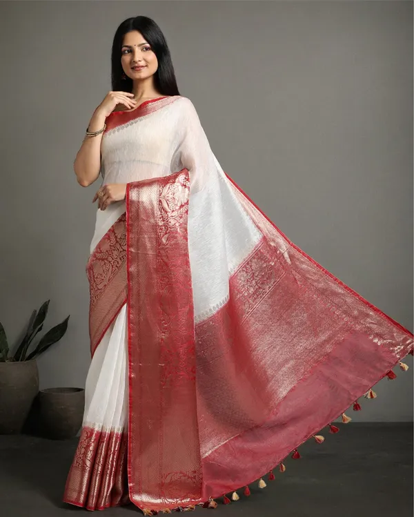 Eclipsing_Banarasi_Silk_Linen_White_Handloom_Saree