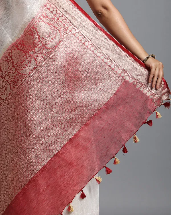 Eclipsing_Banarasi_Silk_Linen_White_Handloom_Saree