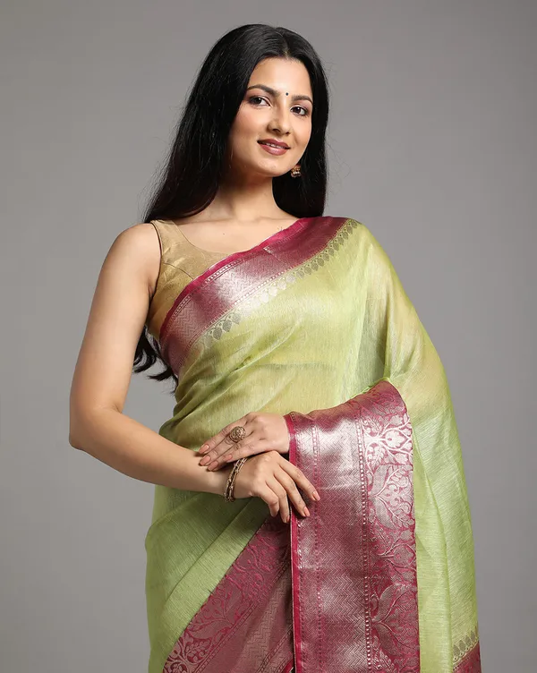 Bold_Banarasi_Silk_Linen_Green_Handloom_Saree