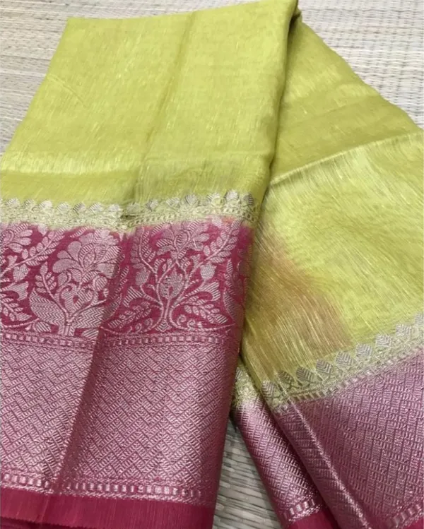 Bold_Banarasi_Silk_Linen_Green_Handloom_Saree