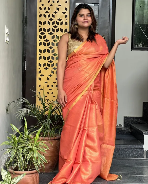 Decorous_Pure_Tissue_Linen_Peach_Handdyed_Saree