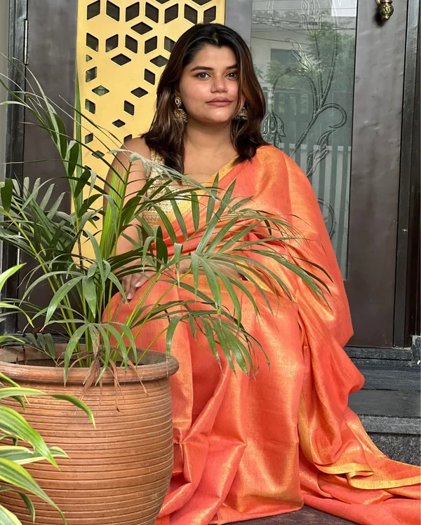 Decorous_Pure_Tissue_Linen_Peach_Handdyed_Saree