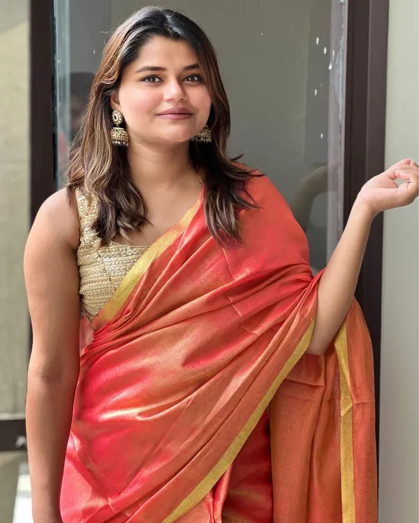Decorous_Pure_Tissue_Linen_Peach_Handdyed_Saree