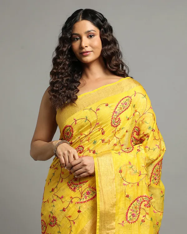 Captivating_Silk_Linen_Embroidered_Mustard_Saree