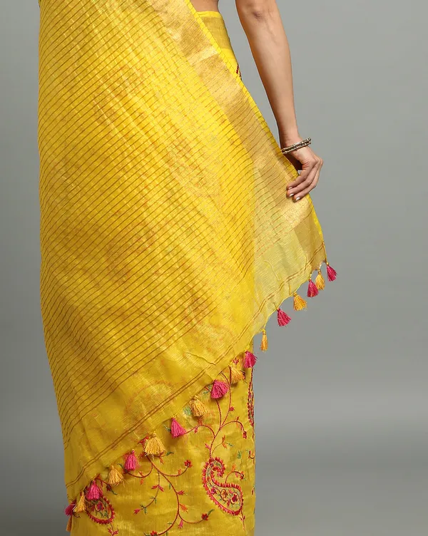 Captivating_Silk_Linen_Embroidered_Mustard_Saree