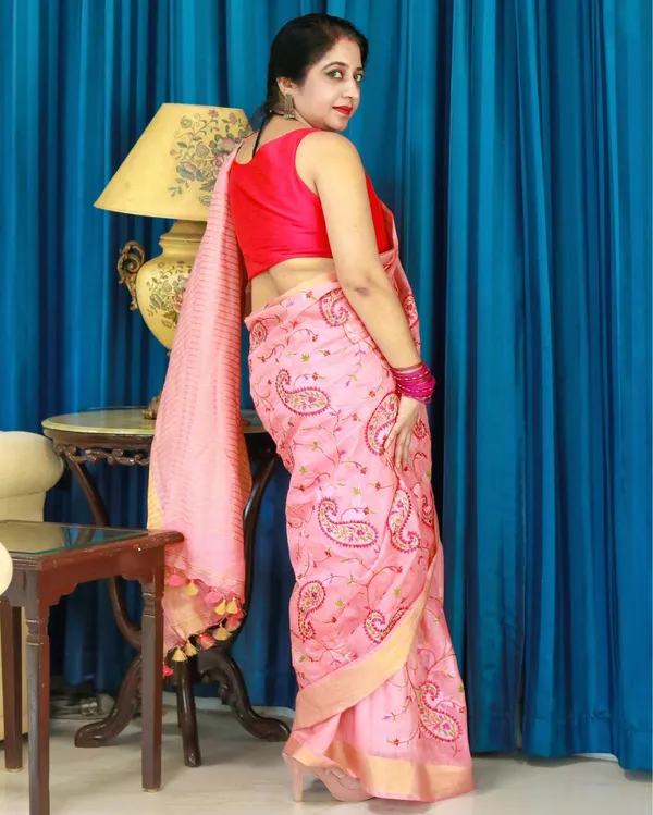 Vivid_Silk_Linen_Embroidered_Peach_Saree