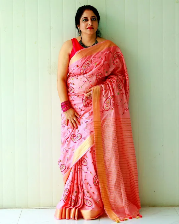 Vivid_Silk_Linen_Embroidered_Peach_Saree