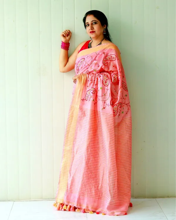 Vivid_Silk_Linen_Embroidered_Peach_Saree