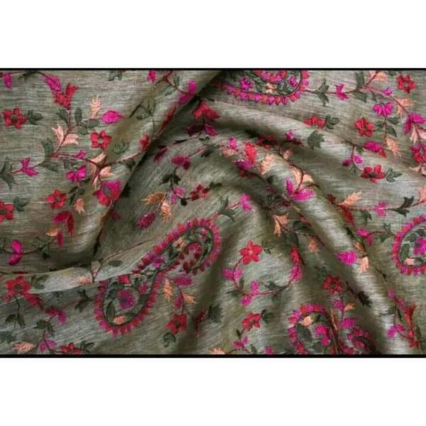 Incandescent_Silk_Linen_Embroidered_Green_Saree