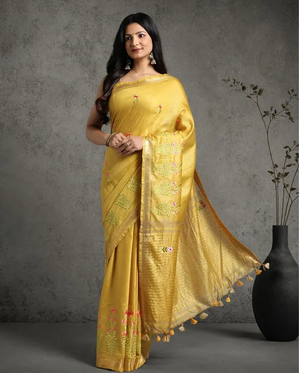 Timeless_Silk_Linen_Embroidered_Mustard_Saree