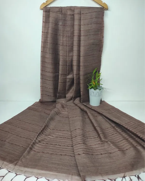 Inspiring_Bansbara_Tussar_Silk_Handloom_Brown_Saree