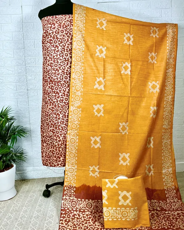 Fiery_Khadi_Cotton_Wax_Batik_Hand_Dyed_Red_Suit