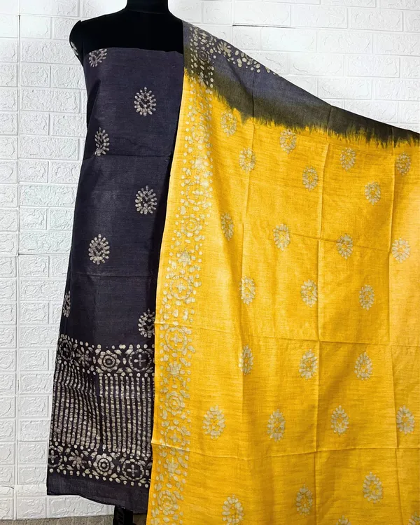 Intriguing_Khadi_Cotton_Wax_Batik_Hand_Dyed_Black_Suit