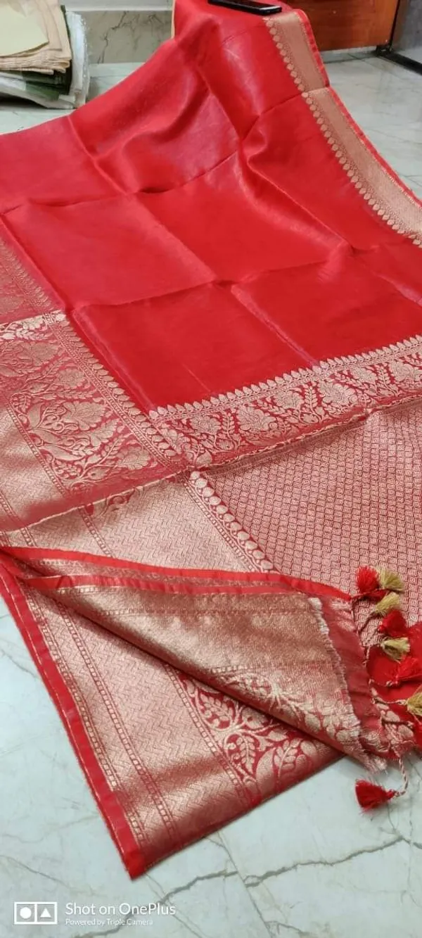 Lively_Banarasi_Silk_Linen_Handloom_Red_Saree