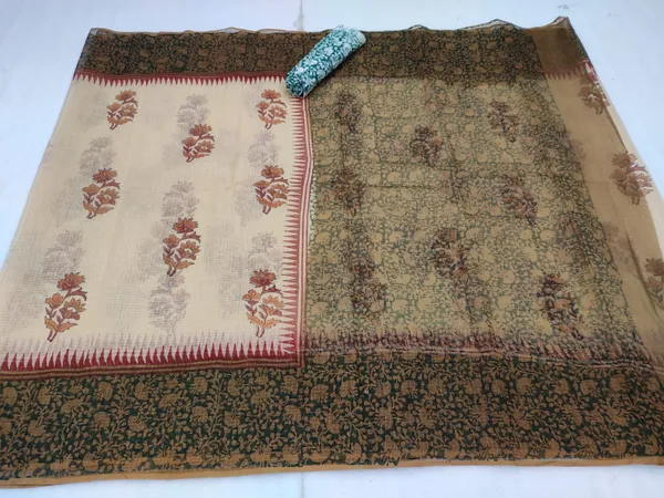 Artistic_Kota_Doria_Blockprinted_Beige_&_Green_Saree